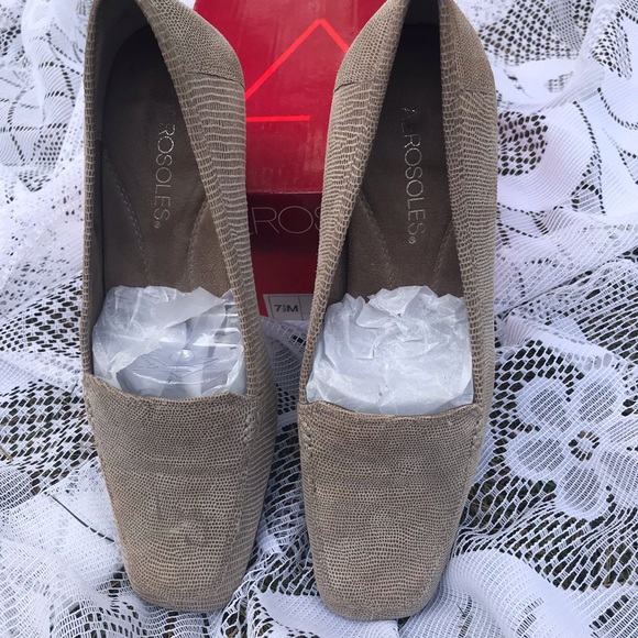 Shoes - Picture 2 of 4